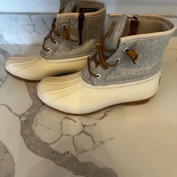 Sperry Duck Boots, Cream/ivory & Grey Wool, Tan Leather Ties/lining NWT , Sz 8 - Picture 2 of 4